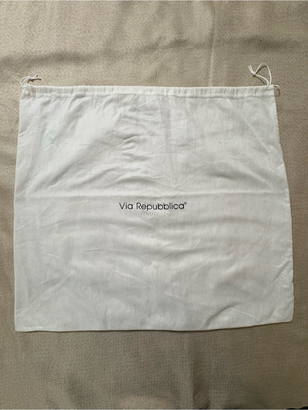 Via Repubblica Large Drawstring Handbag Dust Bag White 22.5” x 19” Storage Cover